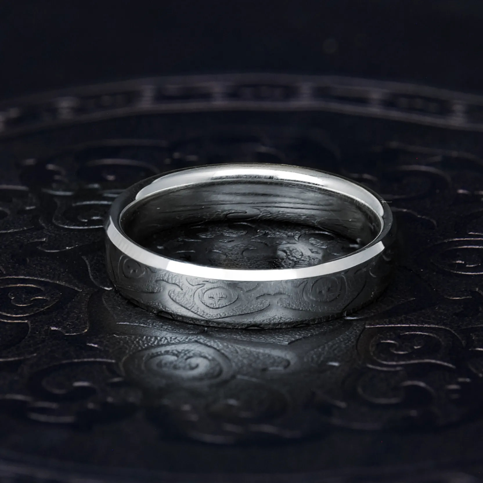 Elegant 5mm Beveled Platinum Wedding Band Ring