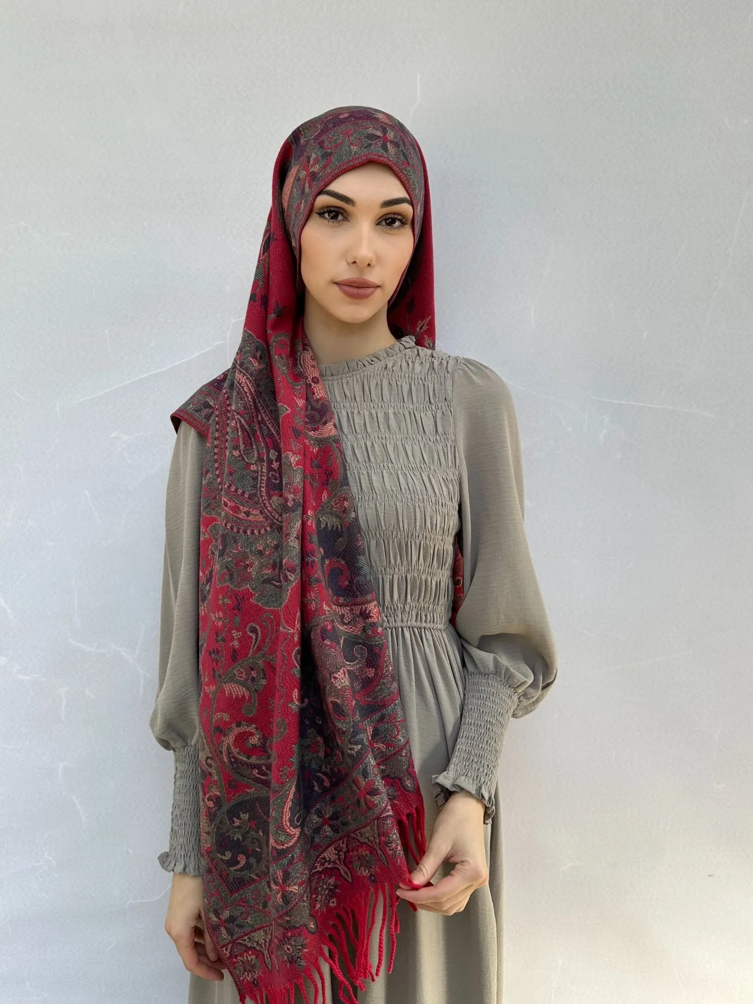 Luxurious Deep Red Pashmina Shawl - Soft Cashmere Blend Stole for Elegant Warmth and Style