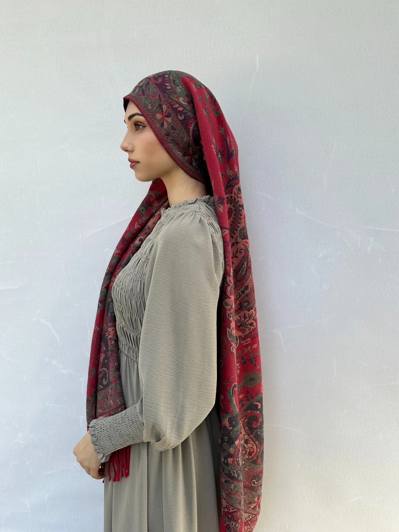 Luxurious Deep Red Pashmina Shawl - Soft Cashmere Blend Stole for Elegant Warmth and Style