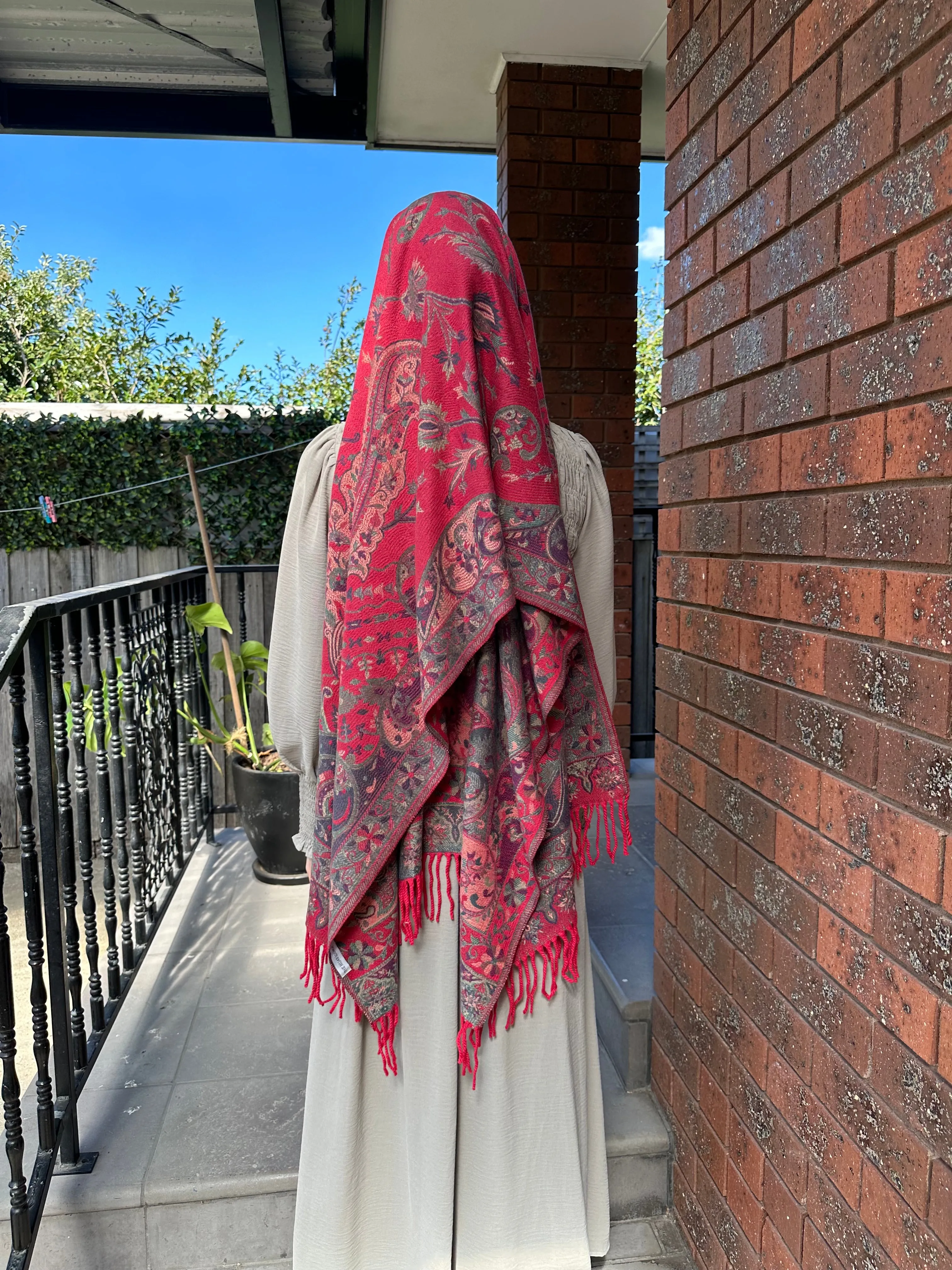 Luxurious Deep Red Pashmina Shawl - Soft Cashmere Blend Stole for Elegant Warmth and Style