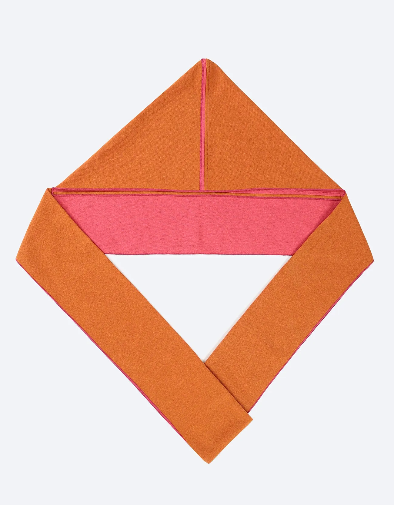 Reversible hooded scarf in 2 coloured jacquard