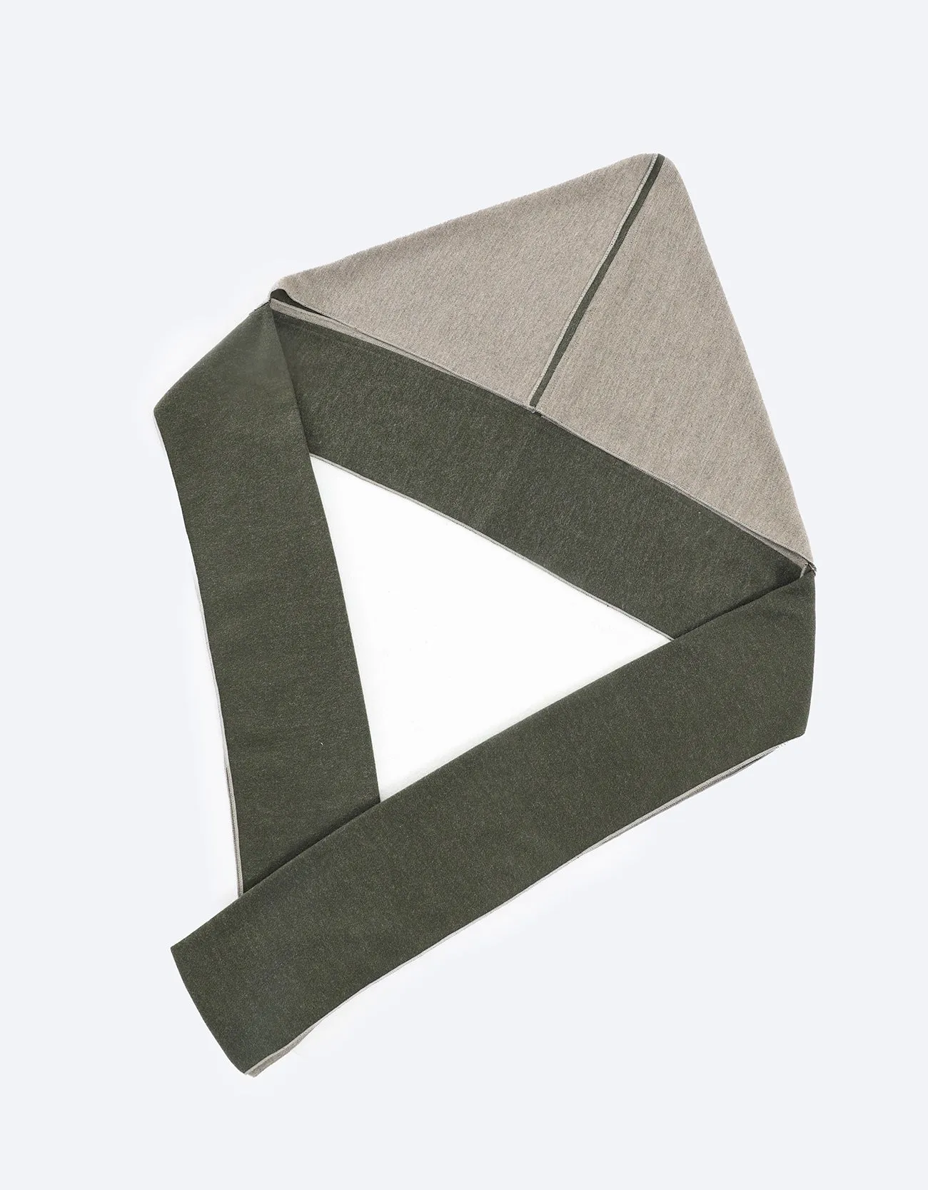 Reversible hooded scarf in 2 coloured jacquard